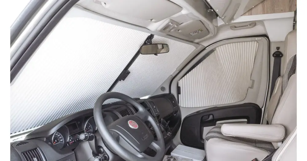Első redőny Remis REMIfront Fiat Ducato 2019-2021 Fiat Ducato 2019-2021-re, bézs színű, érzékelővel Expressz kézbesítés